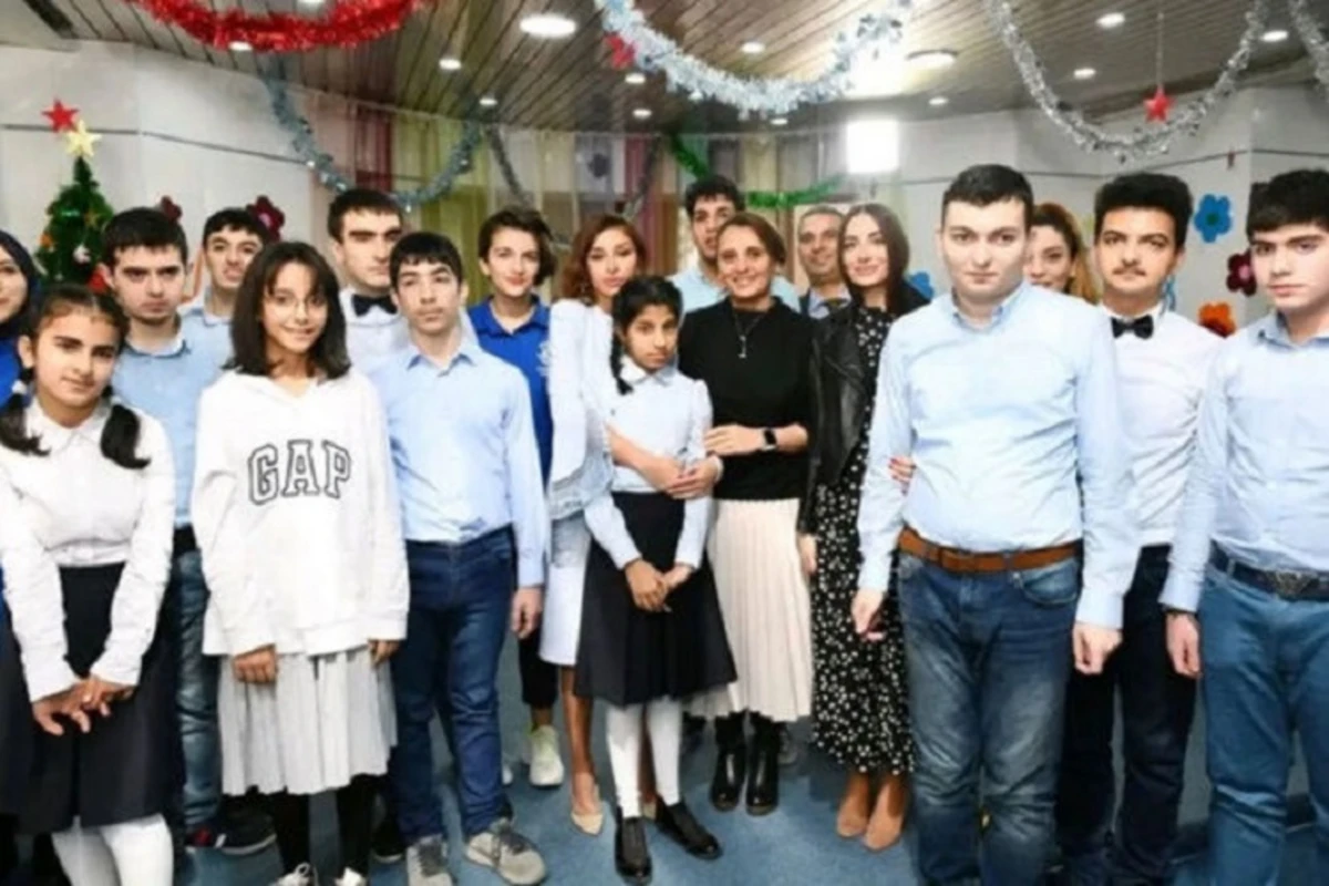Мехрибан Алиева поблагодарила детей с расстройством аутистического спектра - ФОТО
