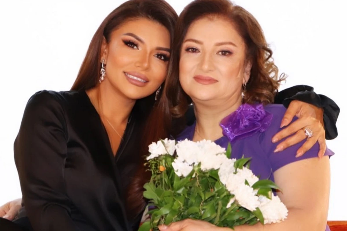 Afaq Gəncəli anası ilə görüntüsünü paylaşdı - FOTO