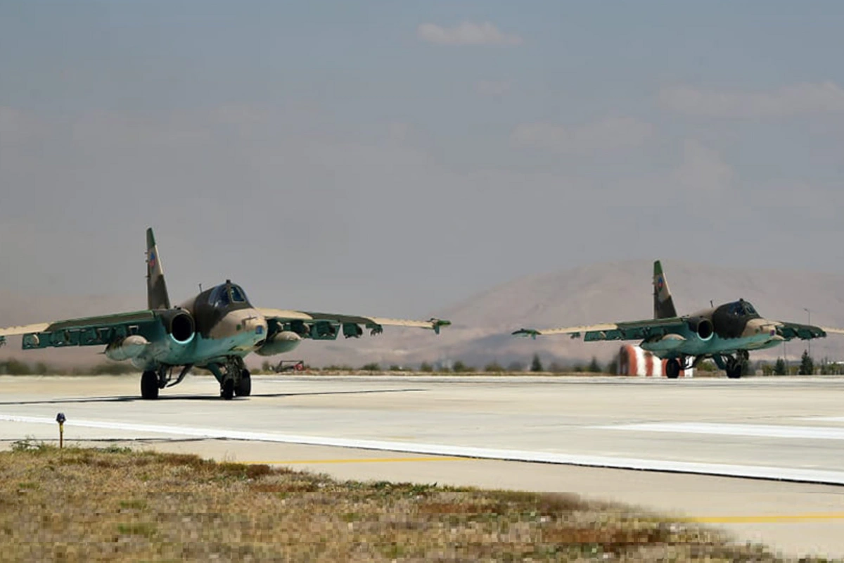 Azərbaycan hərbi təyyarələri təlimlər üçün Türkiyəyə yola düşüb - FOTO