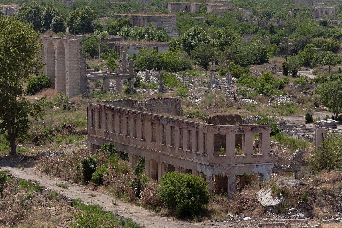 Ağdamın mərkəzində çoxmənzilli binalar tikiləcək - Xüsusi nümayəndə