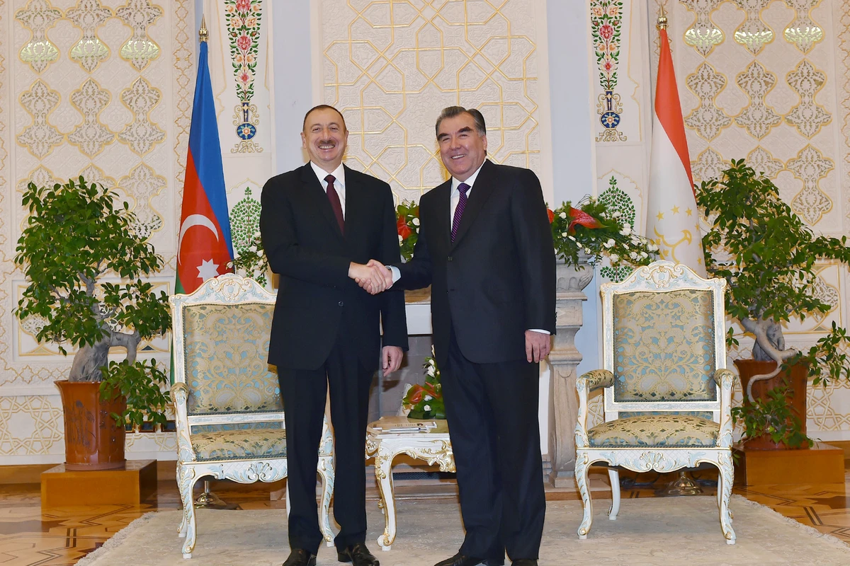Prezident İlham Əliyev Emoməli Rəhmonu təbrik edib