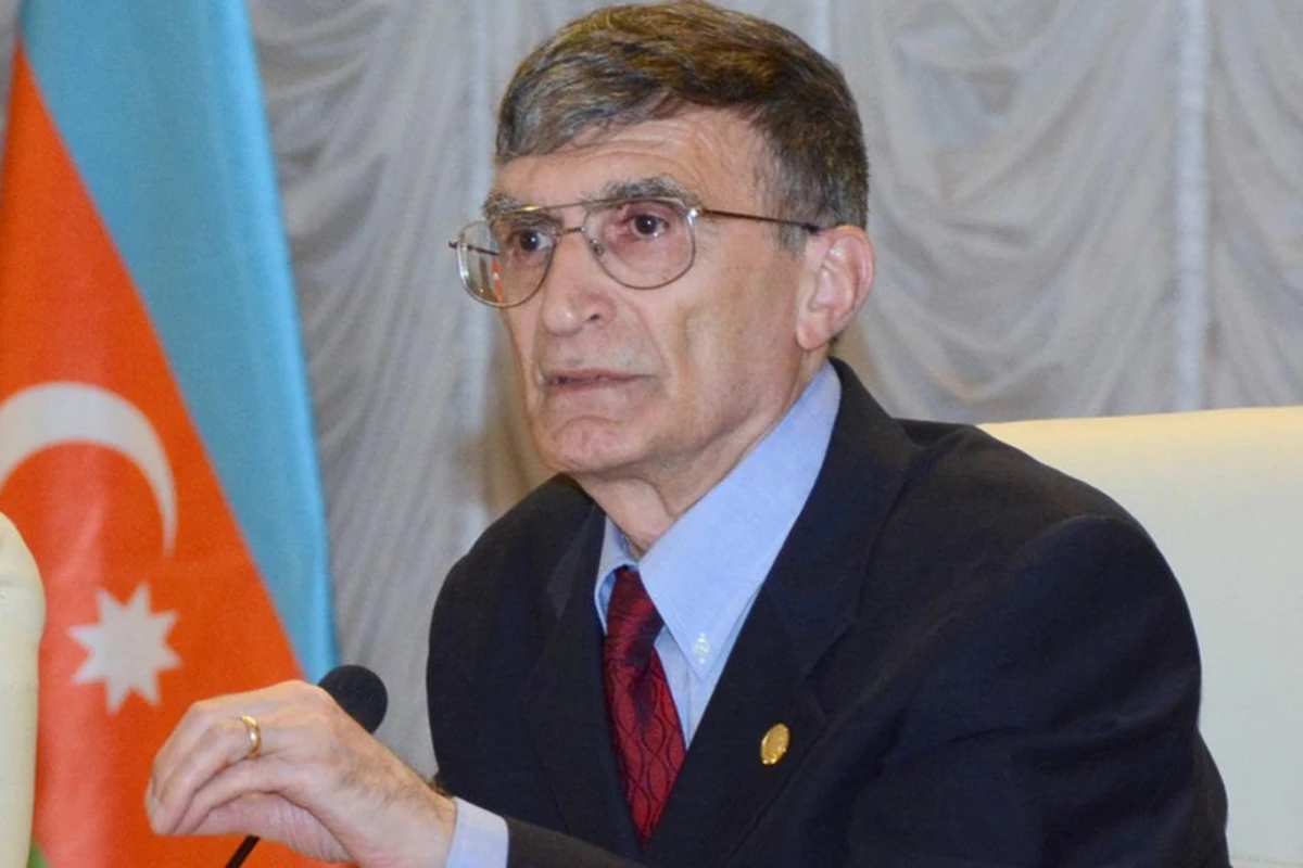 Президент Азербайджана подписал распоряжение о награждении Азиза Санджара