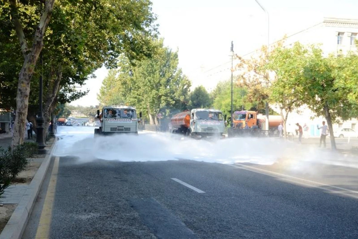Bakıda növbəti dezinfeksiya işləri aparılır - YENİLƏNİB - FOTO