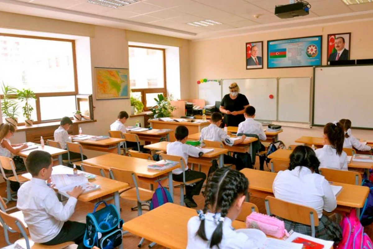 Emin Əmrullayev: Ümid edirik, tədrisi arasıkəsilmədən başa çatdıracağıq
