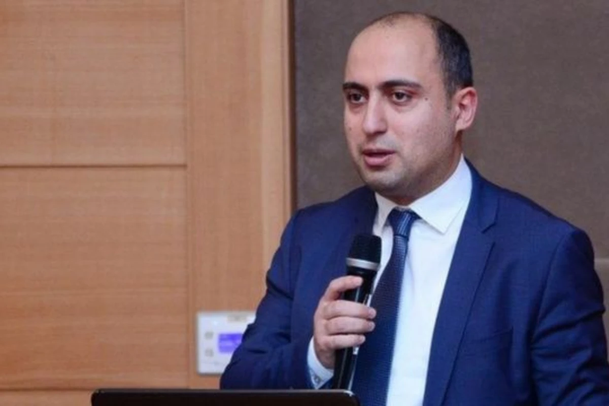 Emin Əmrullayev: “Müəllimlərin vakansiyasının gizlədilməsi faktı az da olsa var