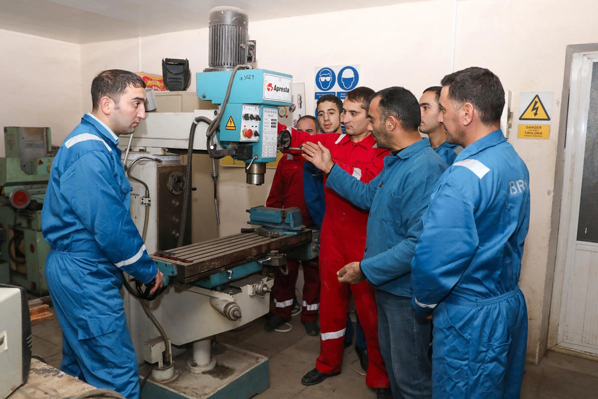 Peşə məktəblərində çalışmaq istəyənlərin NƏZƏRİNƏ