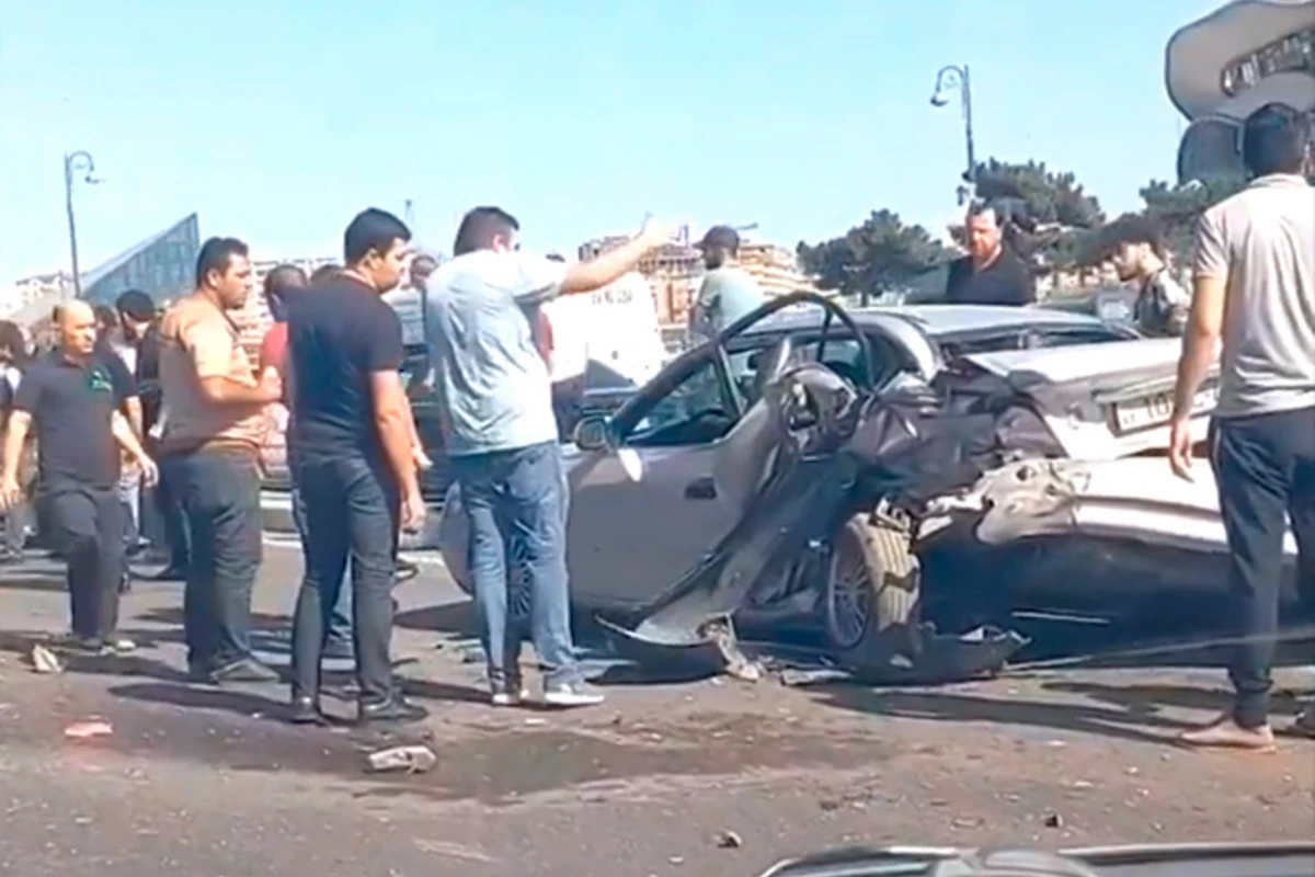 Опубликовано ВИДЕО с места аварии в Баку