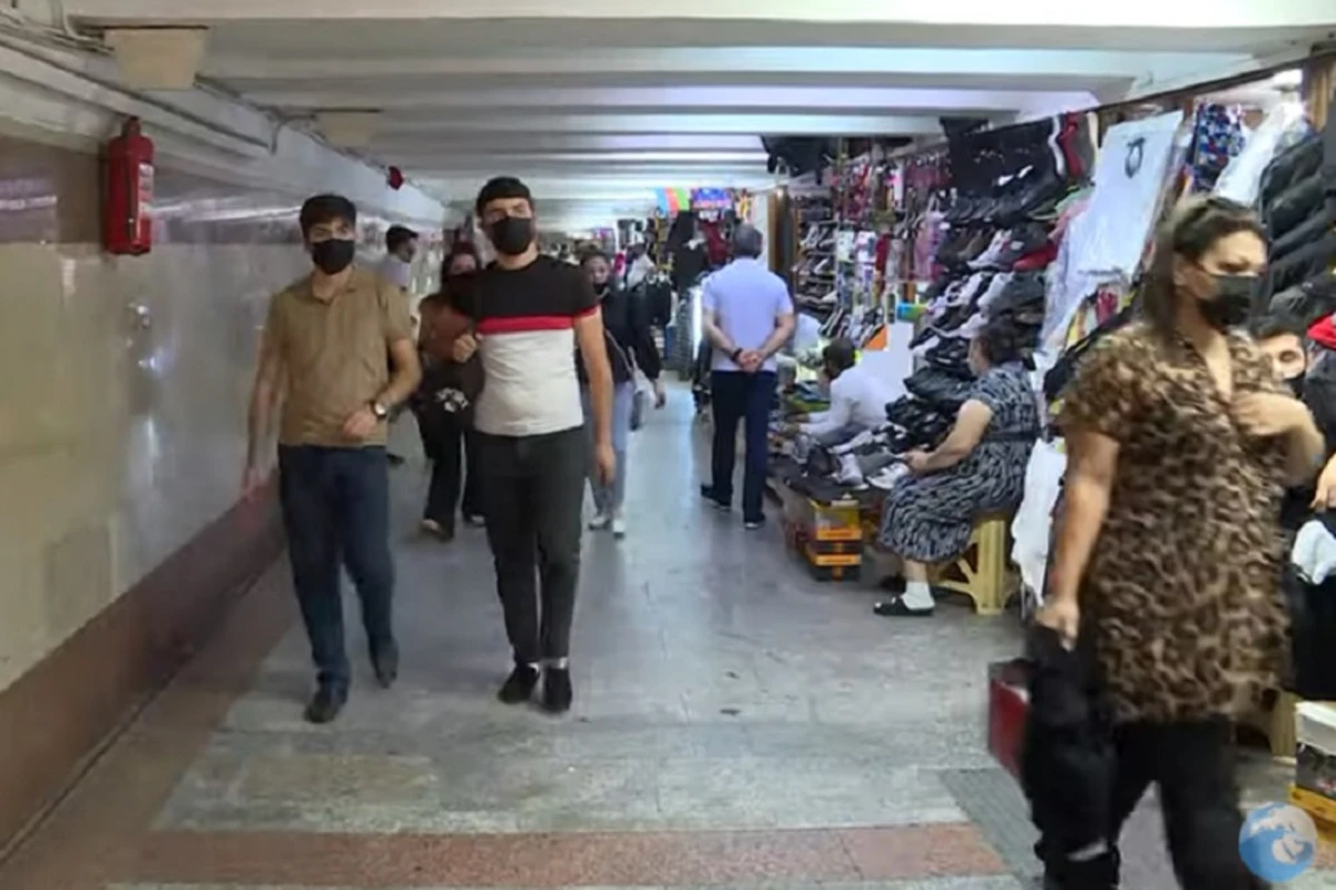 Piyada keçidlərində maskasız olanların cərimələnməsi qanunidirmi? - VİDEO Piyada keçidlərində maskasız olanların cərimələnməsi qanunidirmi? - VİDEO
