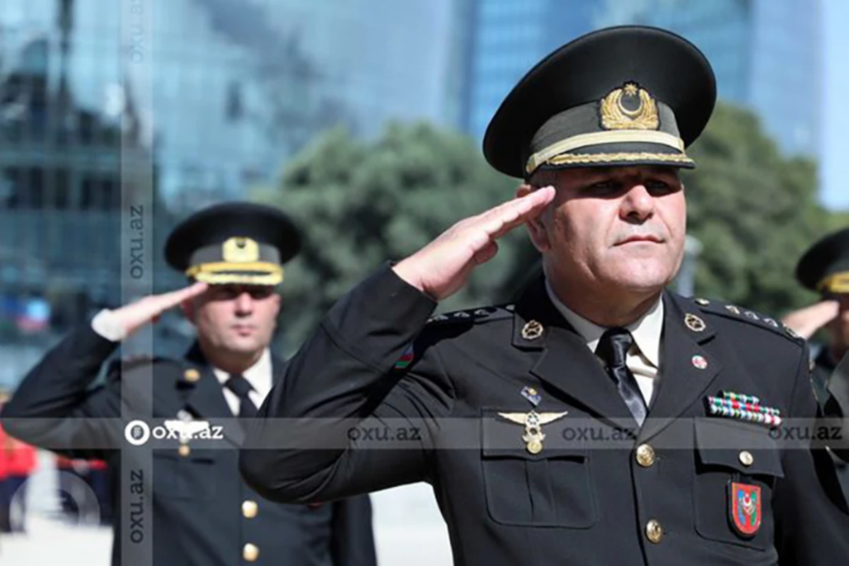 Generallar Türk Şəhidliyi abidəsində - FOTO Generallar Türk Şəhidliyi abidəsində - FOTO