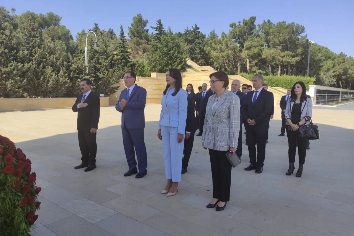 Türkiyənin Baş Ombudsmanı “Türk Şəhidliyi” abidəsini ziyarət edib - FOTO Türkiyənin Baş Ombudsmanı “Türk Şəhidliyi” abidəsini ziyarət edib - FOTO
