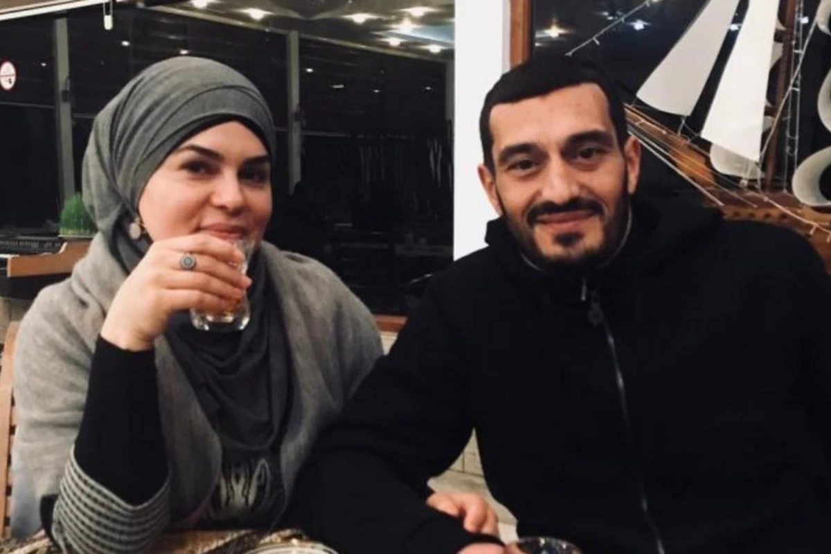 Alim Qasımovun kürəkəni: “Onu döyəndən sonra 800 manatı cırıb atdım” Alim Qasımovun kürəkəni: “Onu döyəndən sonra 800 manatı cırıb atdım”