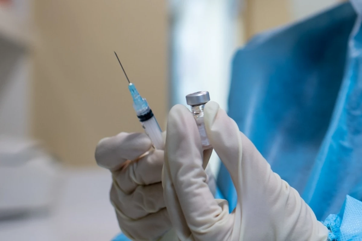 ÜST üçüncü dozanın kimlərə vurulmasının tövsiyə olunduğunu açıqlayıb