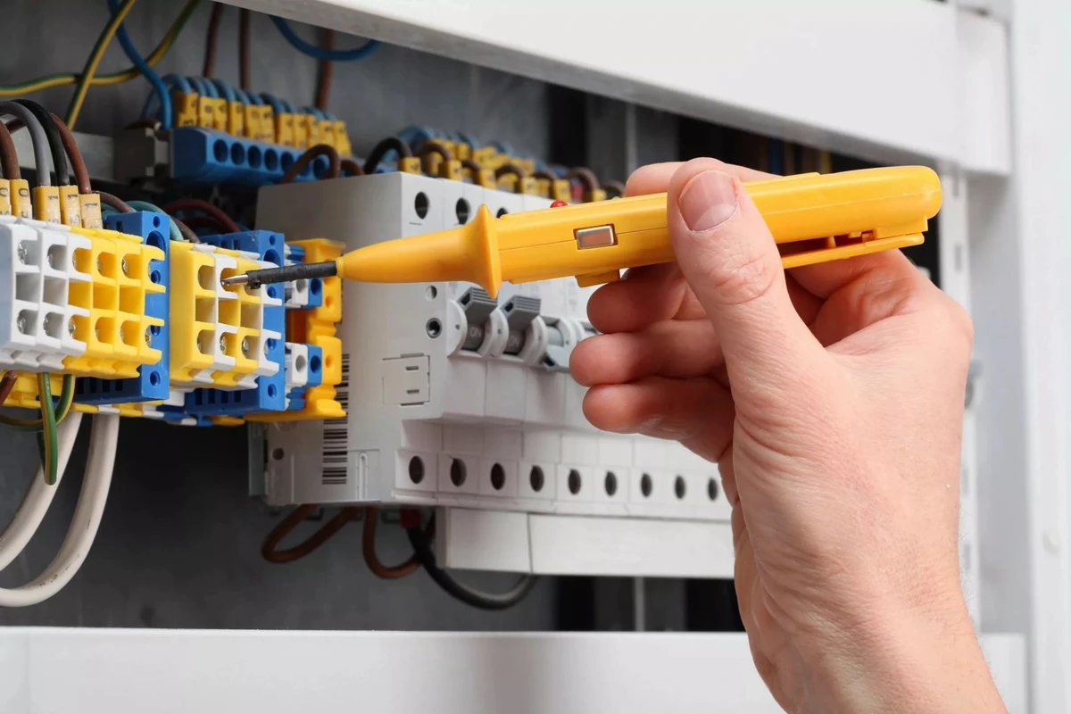 Yeni binalarda elektrik sayğaclarının pulla quraşdırılması halları araşdırılır