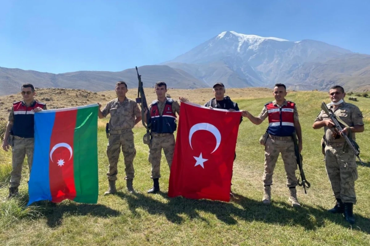Bakının işğaldan azad edilməsi Ağrıdağa yürüşlə qeyd olunub - FOTO