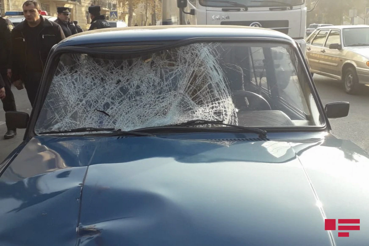 В Азербайджане автохулиган сбил полицейского