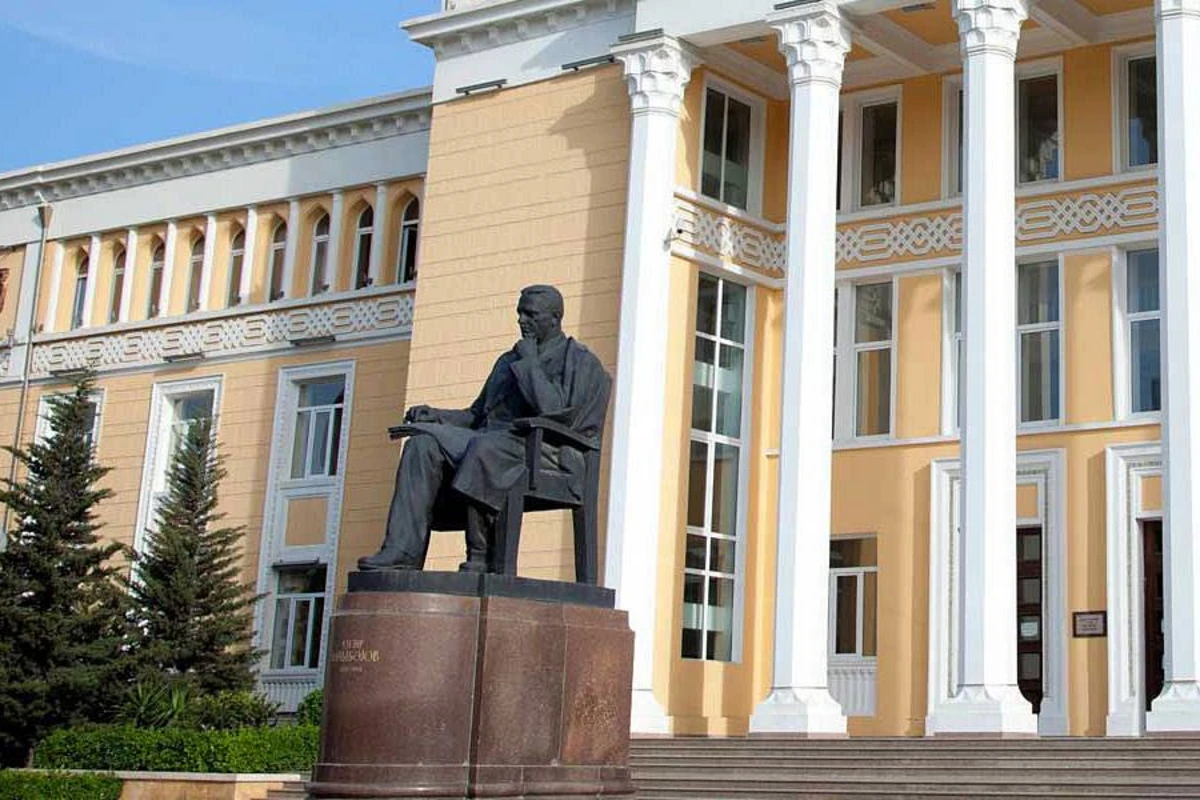 Ряду сотрудников Бакинской музыкальной академии присвоены почетные звания - СПИСОК