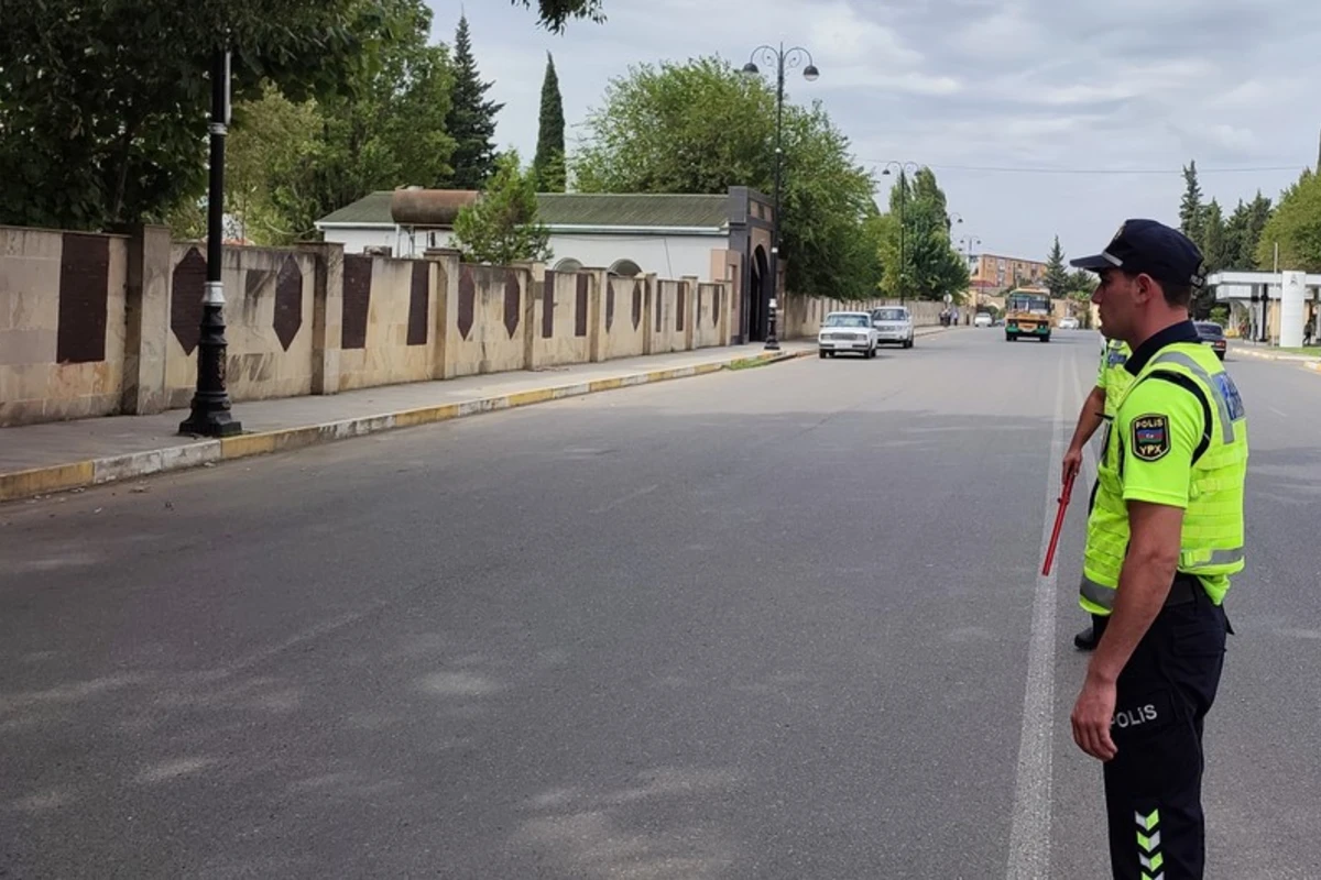 Keçidlərdə piyadalara yol verməyən sürücülər cərimələnib - FOTO