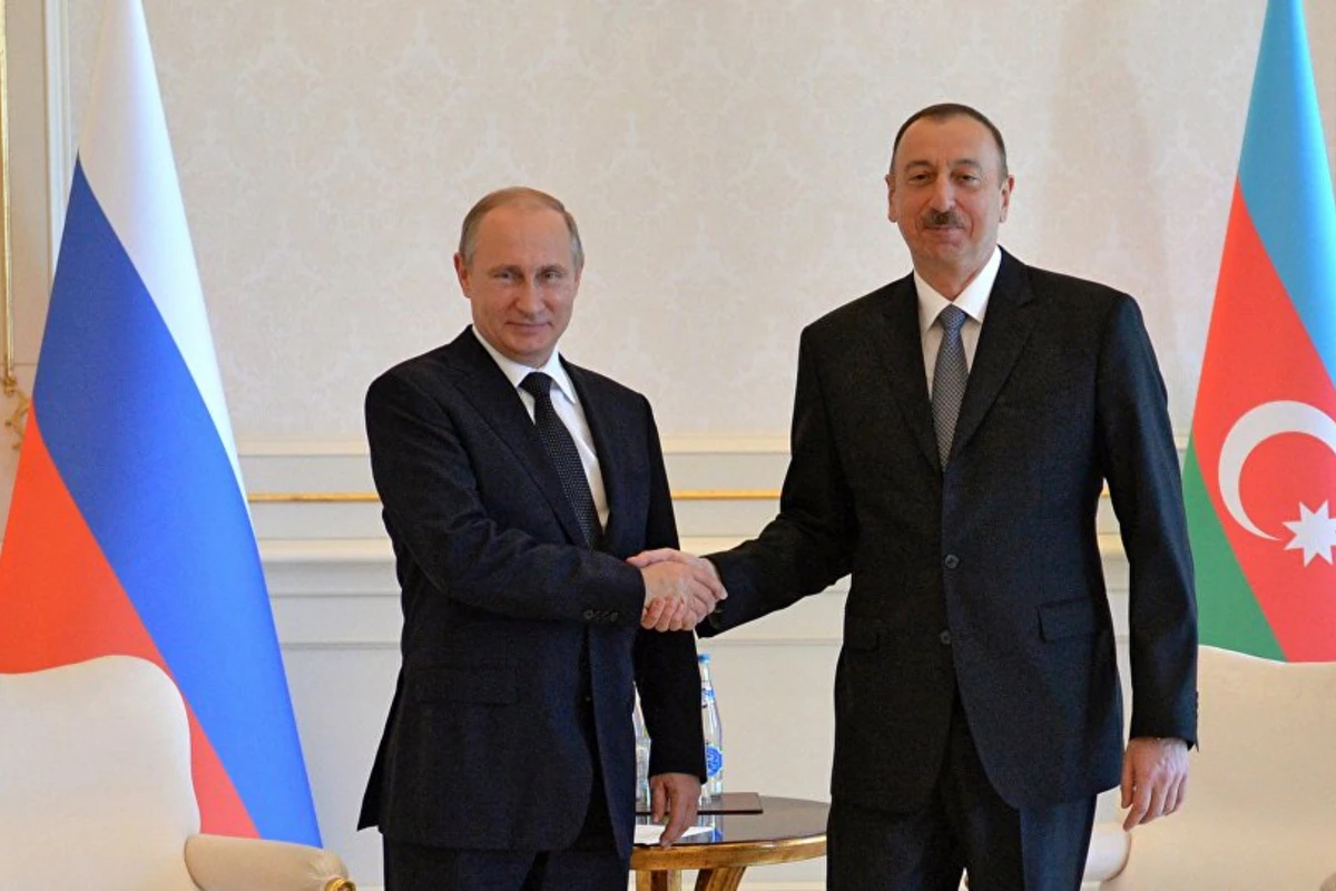 İlham Əliyev Vladimir Putini təbrik etdi