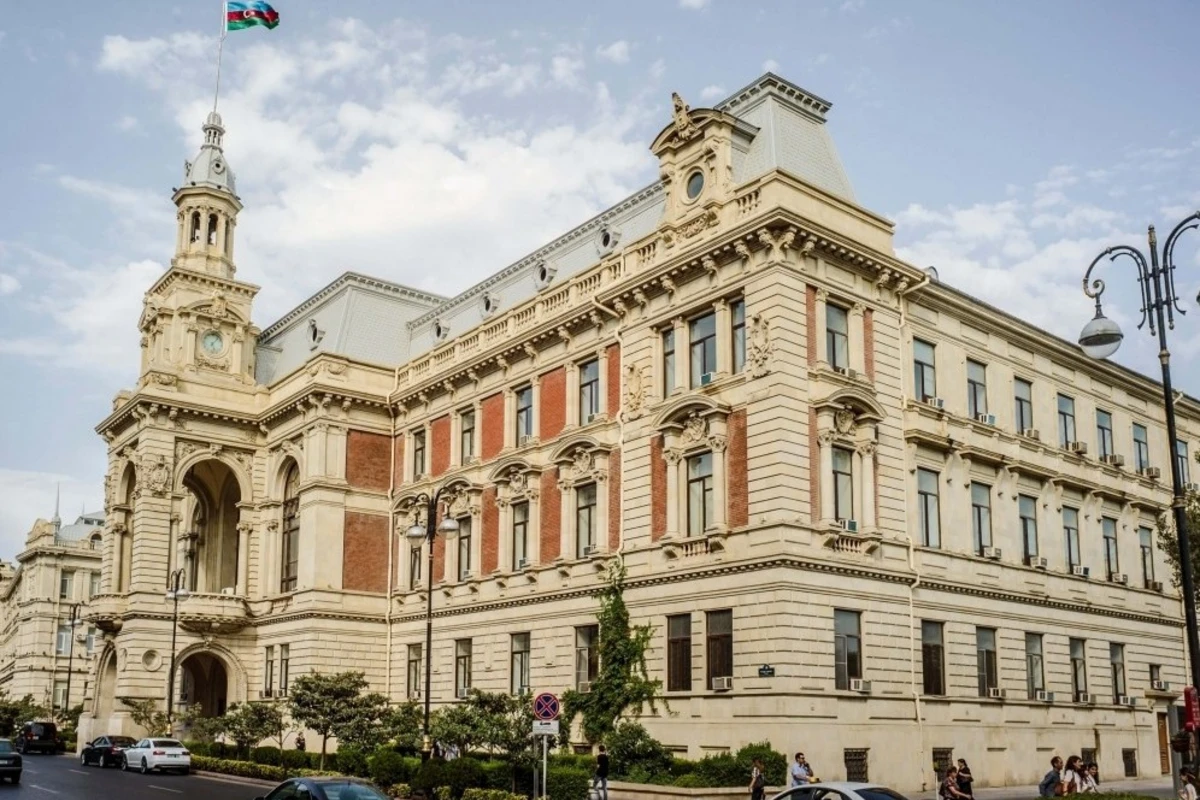 Bakı şəhər İcra Hakimiyyətinin maşınından oğurluq edildi