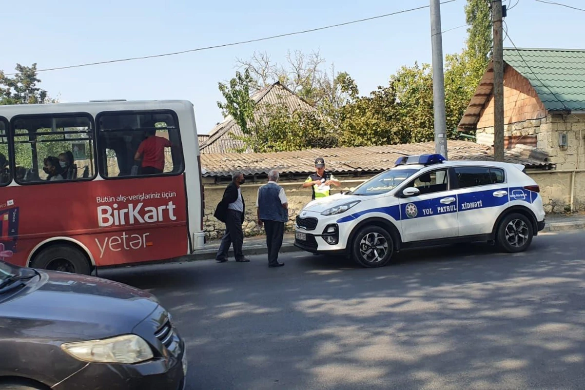Avtobuslarda maska taxmayan sürücü və sərnişinlər cərimələndi - FOTO