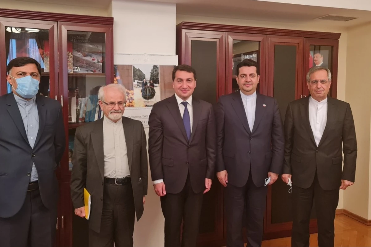 Hikmət Hacıyev İranın xarici işlər nazirinin müavini ilə görüşdü - FOTO