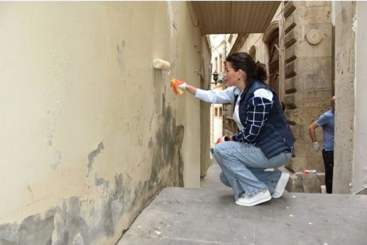 İçərişəhərdə vandalizmə qarşı iməclik - FOTO