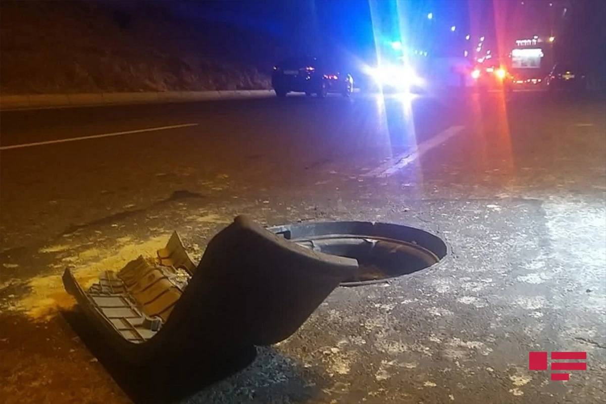 Bakıda qapaqsız quyu yol qəzasına səbəb olub - VİDEO