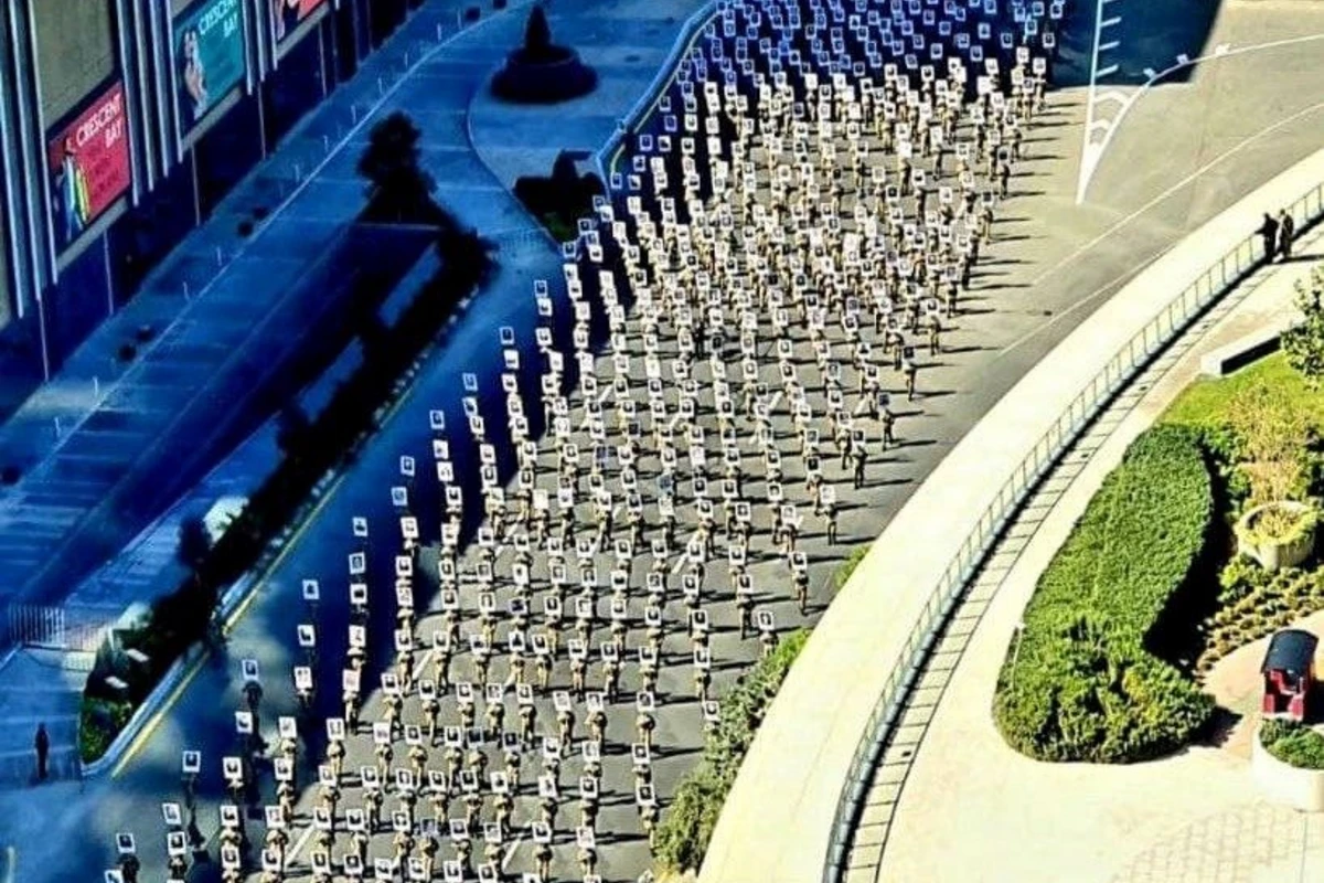 Bakıda hərbçilərin yürüşü keçirilir - FOTO
