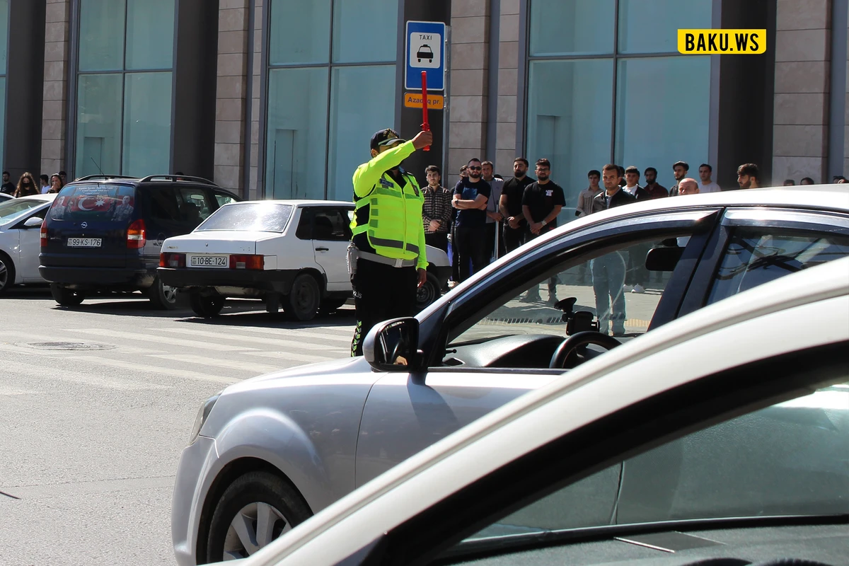 Bakının mərkəzində bağlanan yollar açılıb
