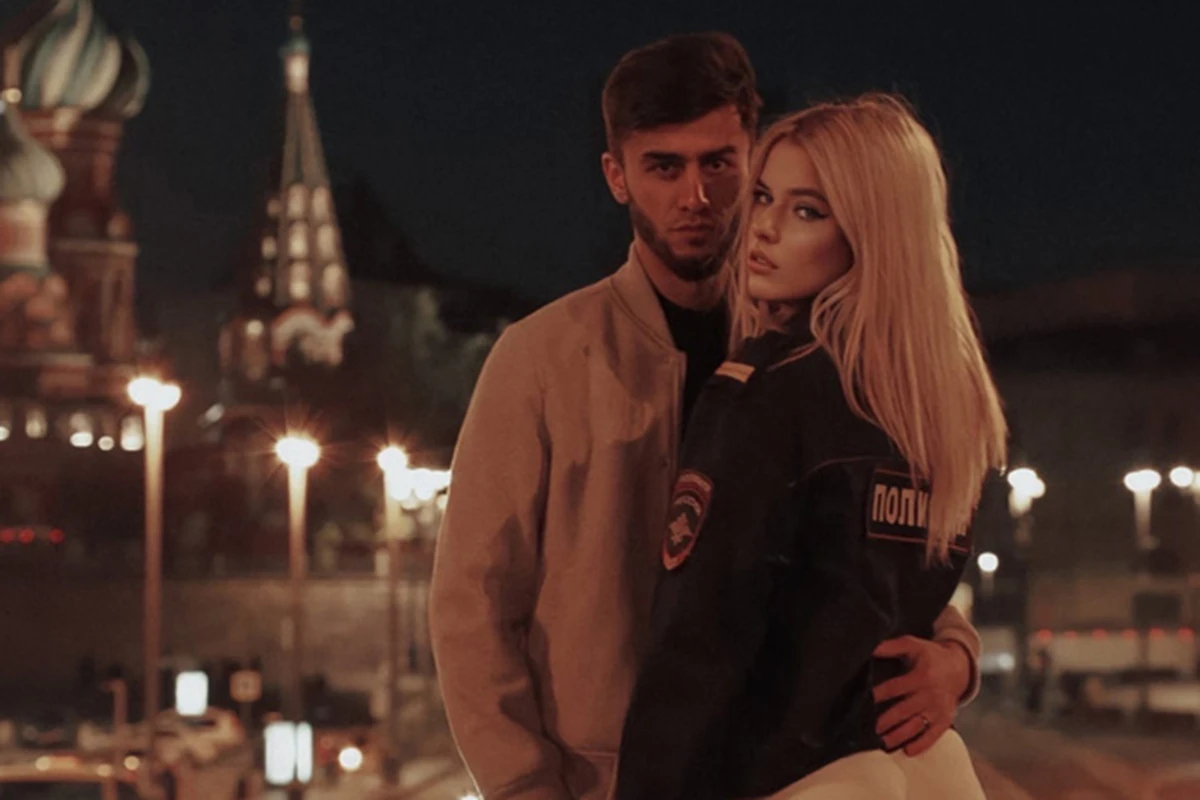 Устроившего интимную фотосессию на Красной площади депортируют в Таджикистан - ФОТО Устроившего интимную фотосессию на Красной площади депортируют в Таджикистан - ФОТО