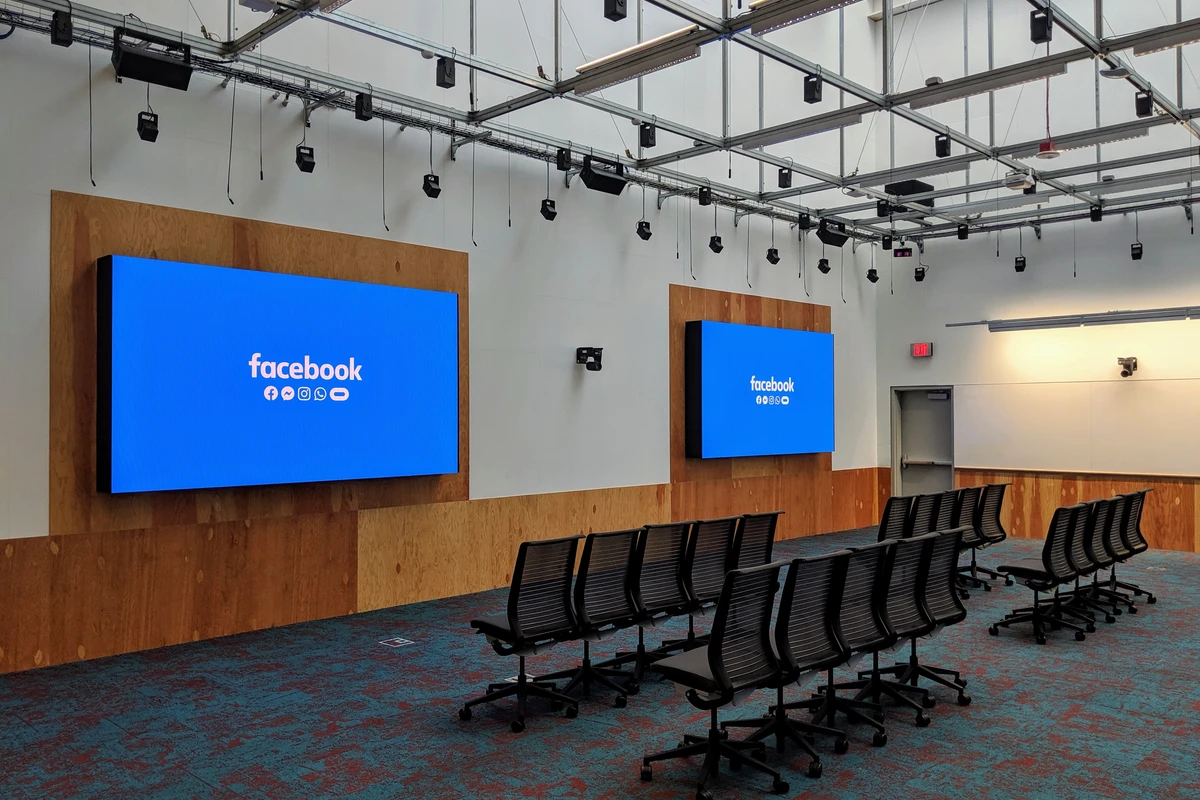 Nazirlikdən “Facebook”, “WhatsApp”, “Instagram” AÇIQLAMASI