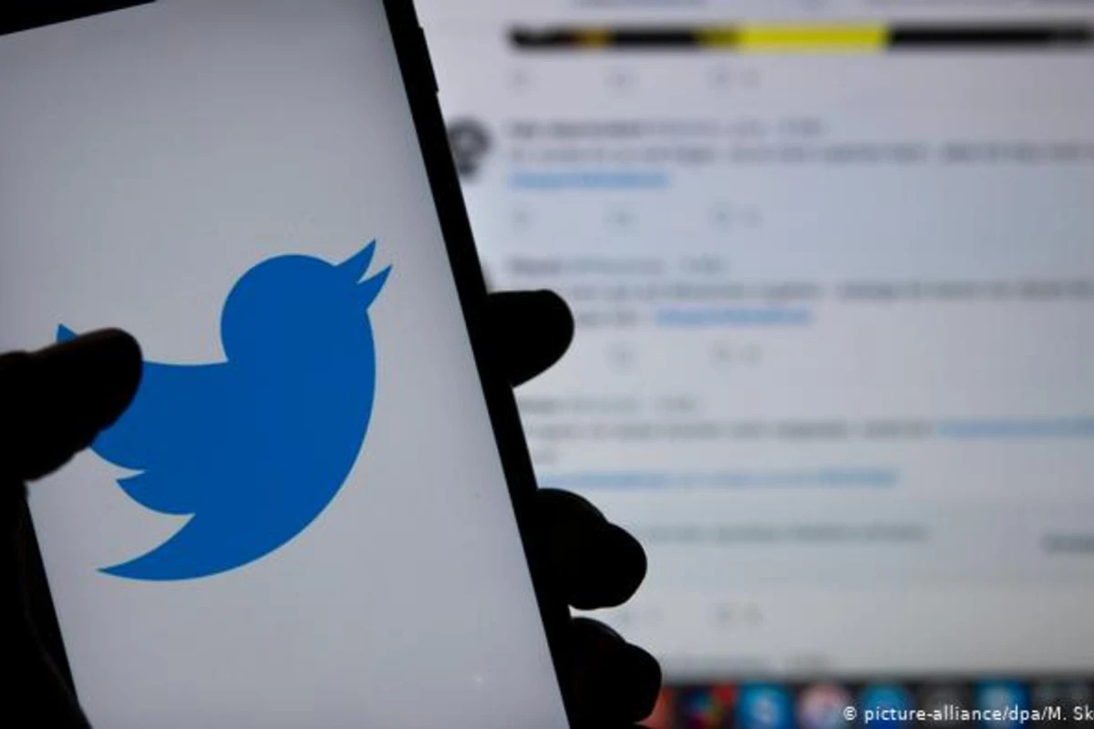 Twitter hər kəsi salamlayır - FOTO
