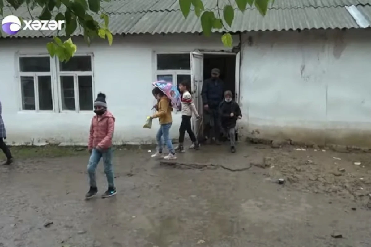 Məktəb bərbad halda olduğu üçün uşaqlar dərsə getmək istəmir - VİDEO