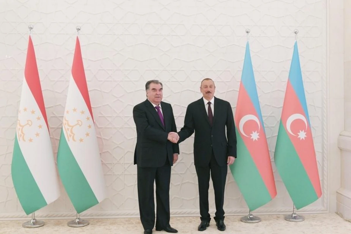 Azərbaycan və Tacikistan Prezidentləri arasında telefon danışığı olub