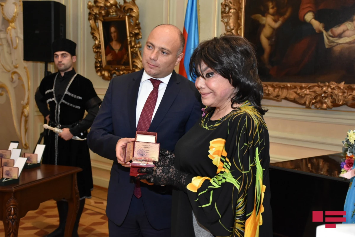 Флоре Керимовой вручен орден Шараф