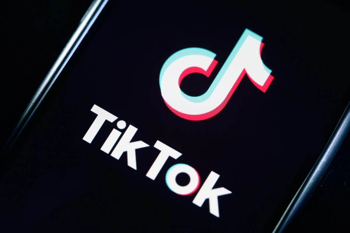 Tanınmış müğənni TikToku zibillik adlandırdı
