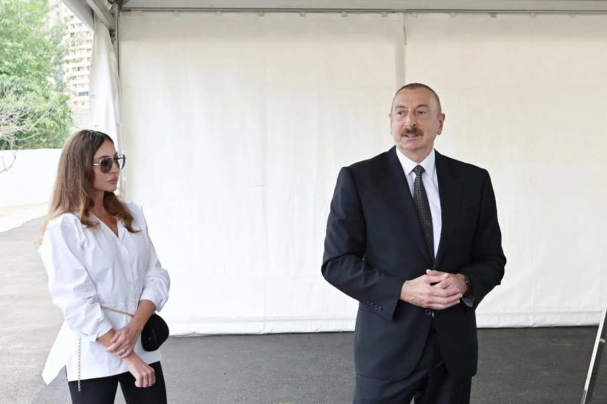 İlham Əliyev və Mehriban Əliyeva Bakı Zooloji Parkının açılışında İlham Əliyev və Mehriban Əliyeva Bakı Zooloji Parkının açılışında