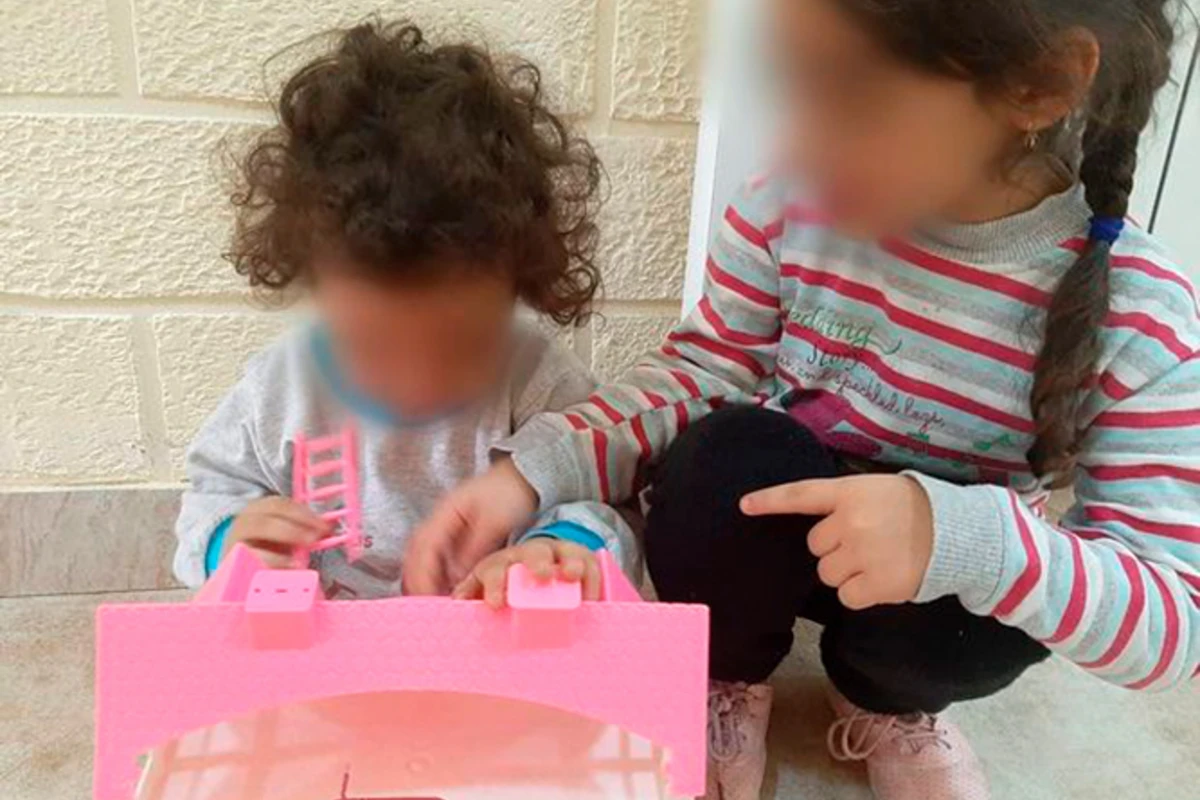Sığınacağa yerləşdirilən iki bacınının təsirli söhbəti