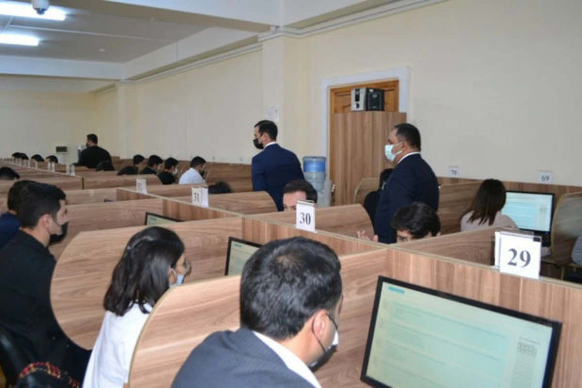 Prokurorluq orqanlarına qəbulla bağlı test imtahanı keçirilib