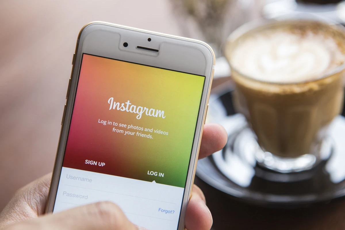 В работе Instagram произошел сбой