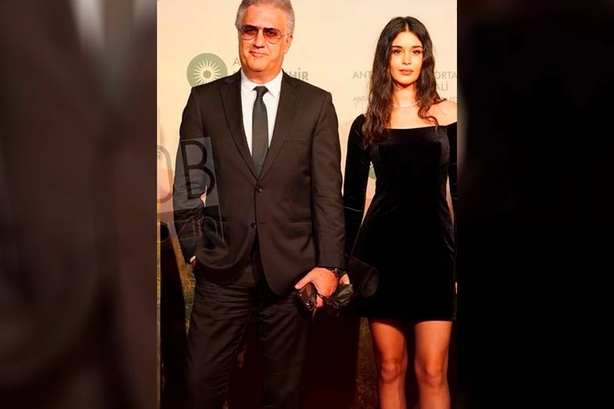 Azərbaycan əsilli aktyor 30 yaş kiçik sevgilisi ilə - FOTO