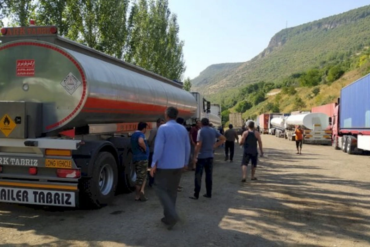 DGK: Xankəndiyə qanunsuz yük aparan iranlı sürücülər ölkələrinə qaytarılmayıb DGK: Xankəndiyə qanunsuz yük aparan iranlı sürücülər ölkələrinə qaytarılmayıb