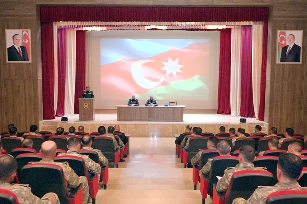 Naxçıvanın tabor, divizion komandirləri və müavinləri ilə komandir məşğələlərindən - FOTO/VİDEO Naxçıvanın tabor, divizion komandirləri və müavinləri ilə komandir məşğələlərindən - FOTO/VİDEO
