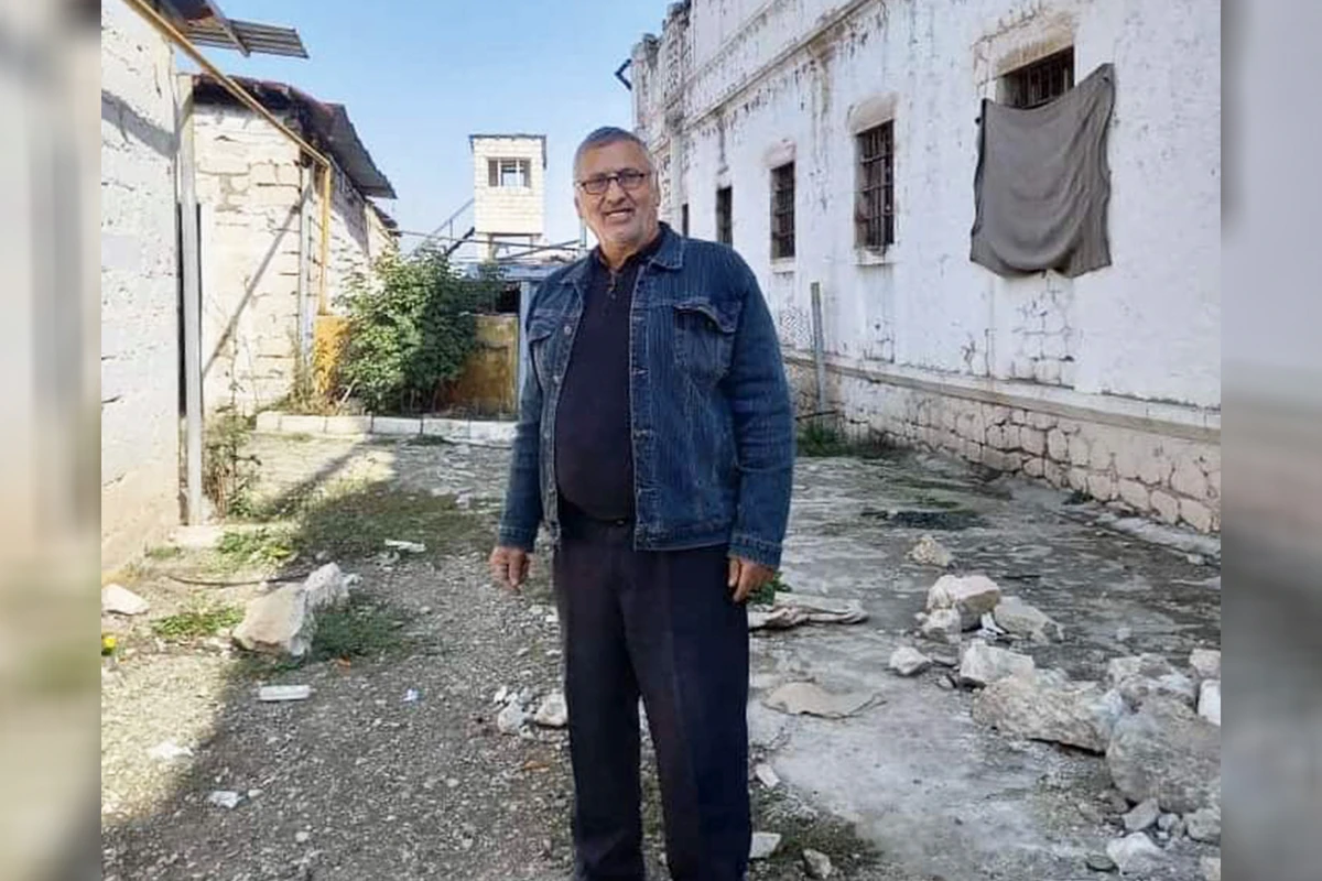 Dilqəm Əsgərov Şuşada yatdığı həbsxanaya getdi - FOTO