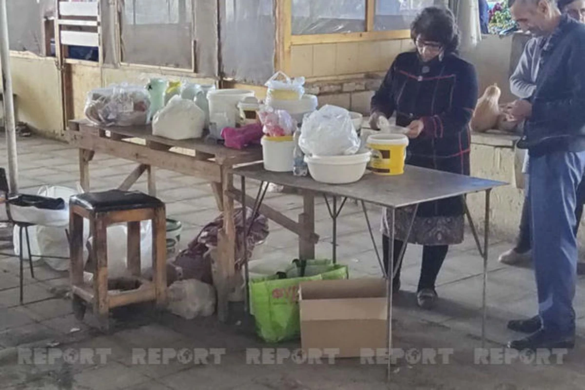 Kürdəmir bazarında sanitar qaydaların kobud şəkildə pozulması aşkarlandı - FOTO Kürdəmir bazarında sanitar qaydaların kobud şəkildə pozulması aşkarlandı - FOTO