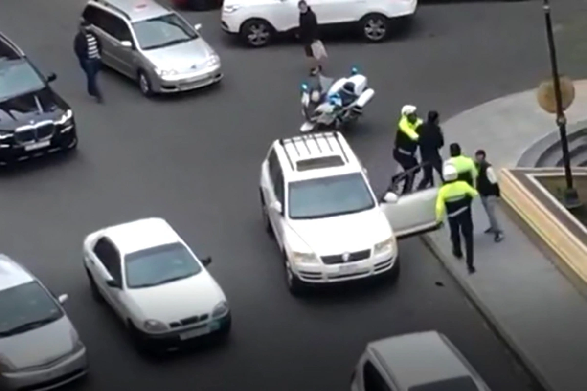 Bakıda polislə vətəndaş arasında insident - ANBAAN VİDEO
