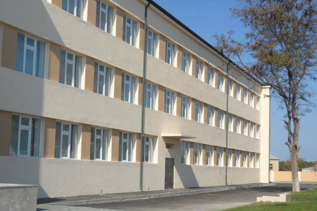 Direktor koronavirusa yoluxdu, məktəb bağlandı