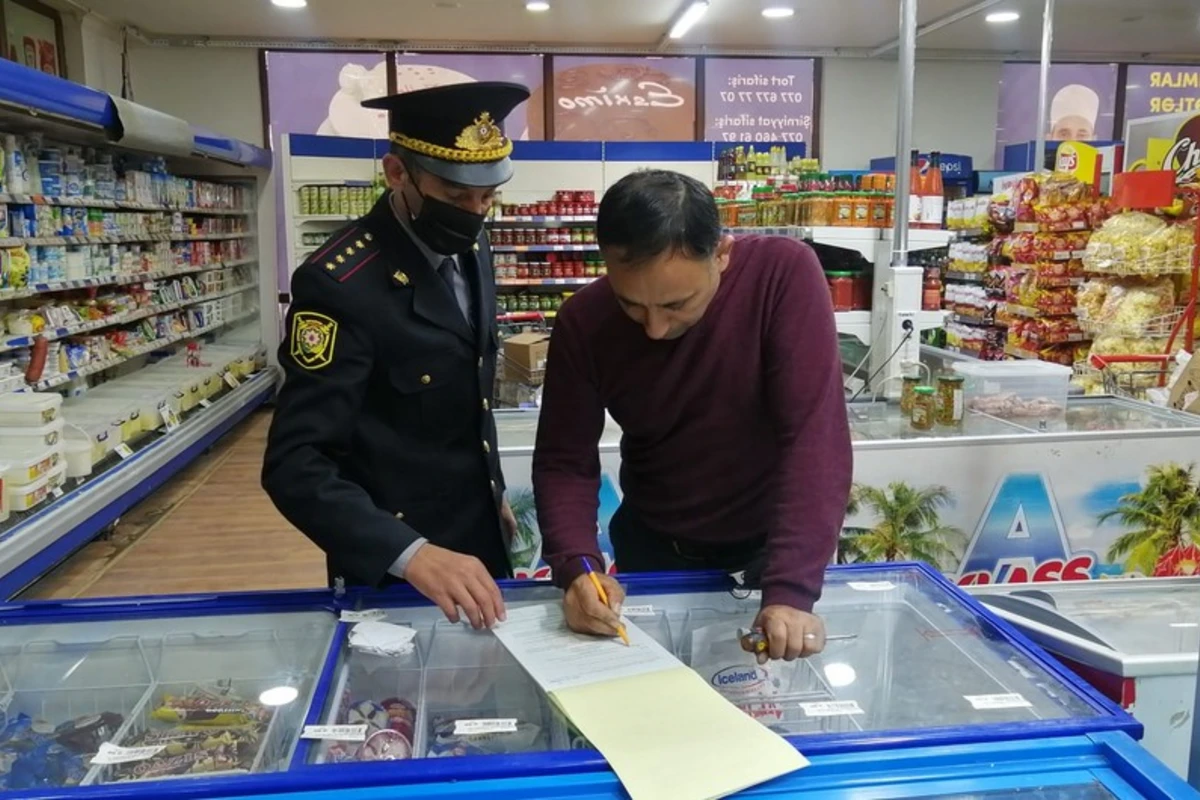 Karantin qaydalarını pozan şəxslər CƏRİMƏLƏNDİ - FOTO