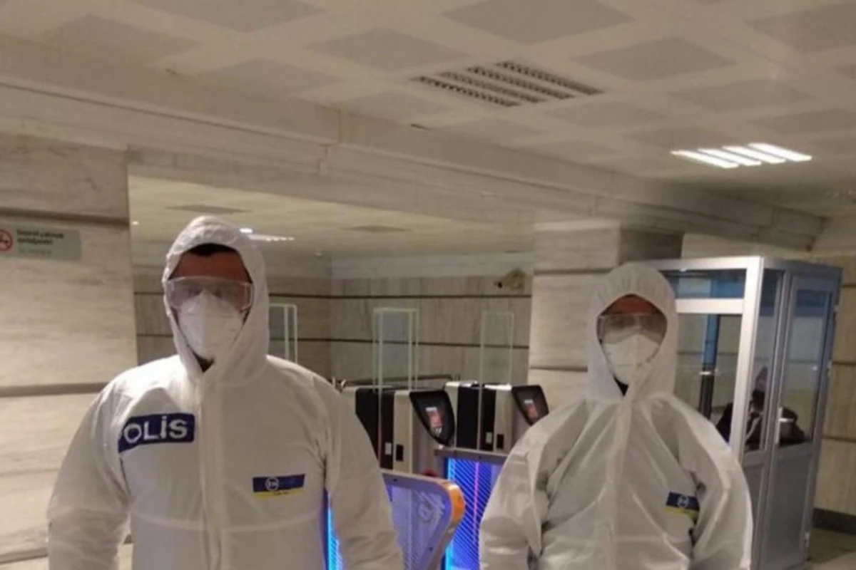 Metroda tutulan koronavirus xəstəsi: “Hava almağa çıxmışdım” - FOTO
