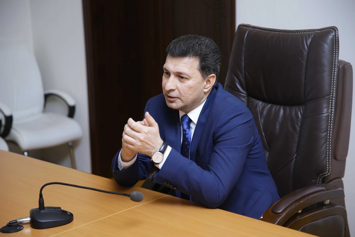 Ректор АМУ назначил на должность племянника депутата - ФОТО